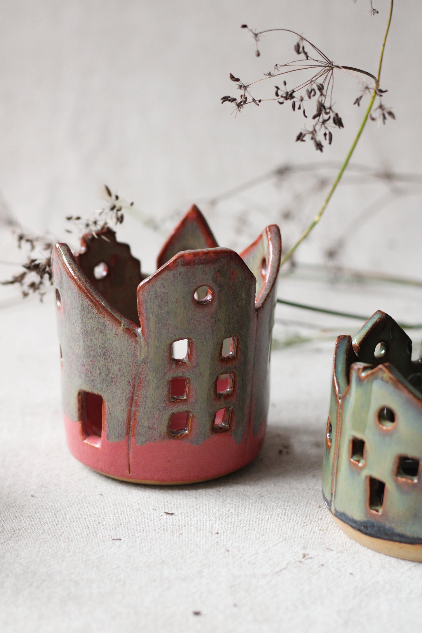 Light Houses Pink Sky, round