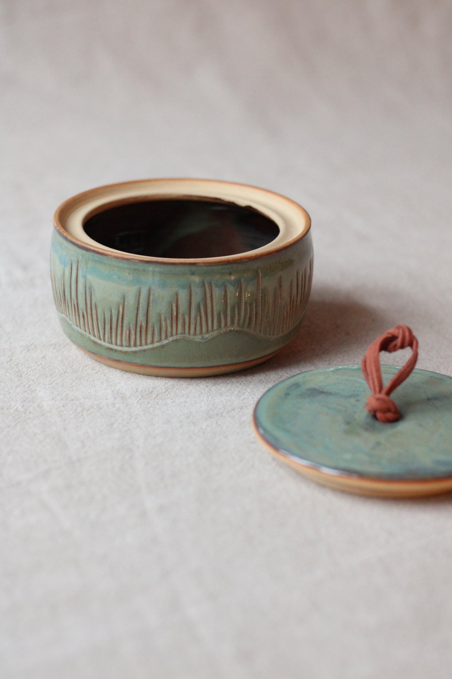 Lidded jar medium, Glacier #1