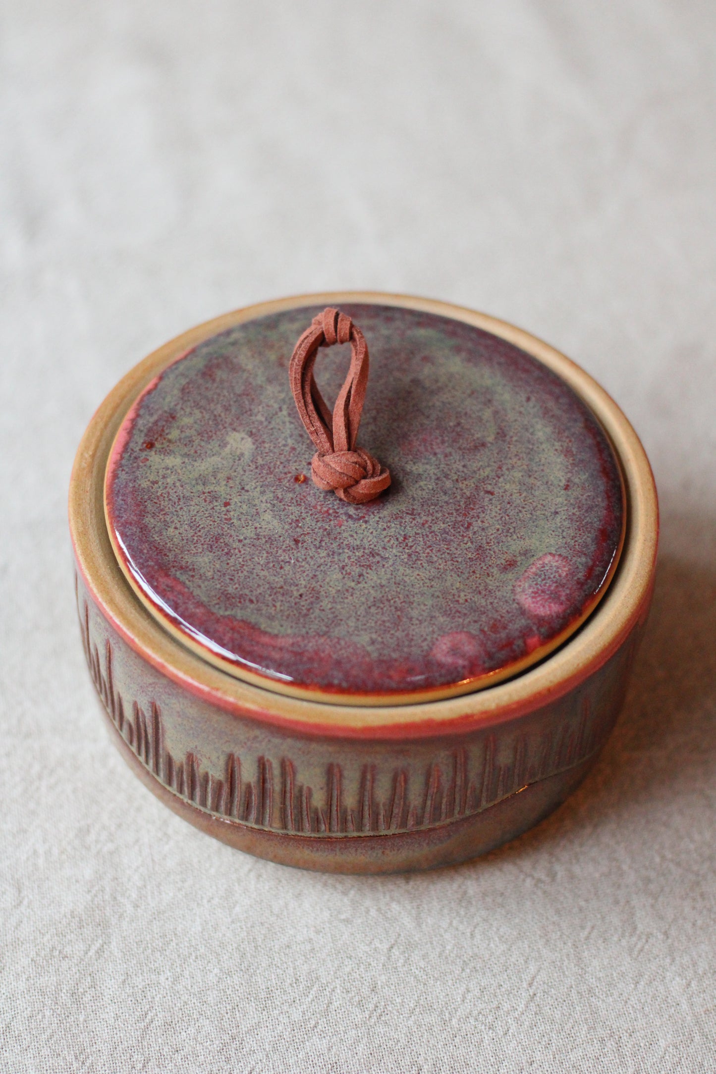Lidded jar medium, Pink Sky dark