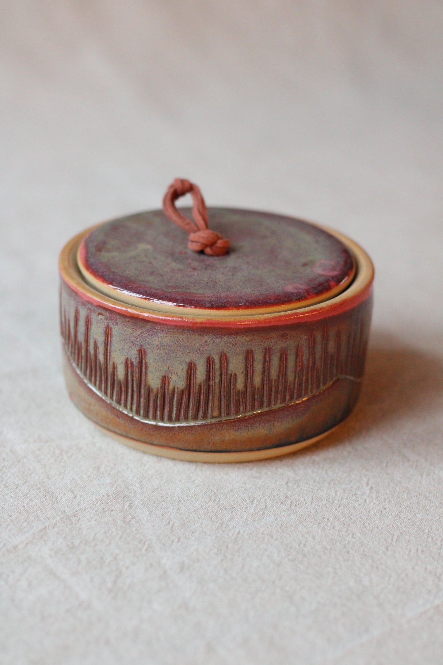 Lidded jar medium, Pink Sky dark