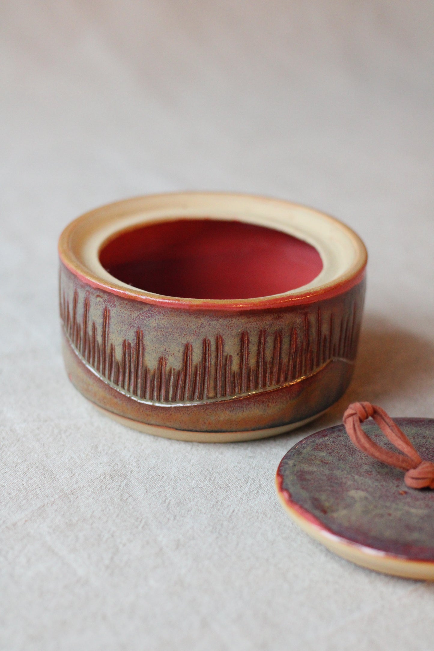Lidded jar medium, Pink Sky dark